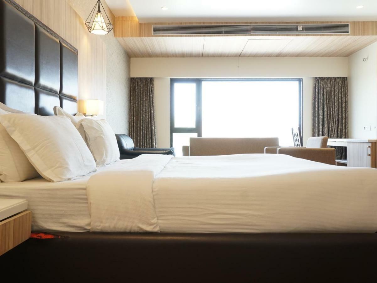 Palette Four Seasons Recreation Resort Jalgaon Exterior foto
