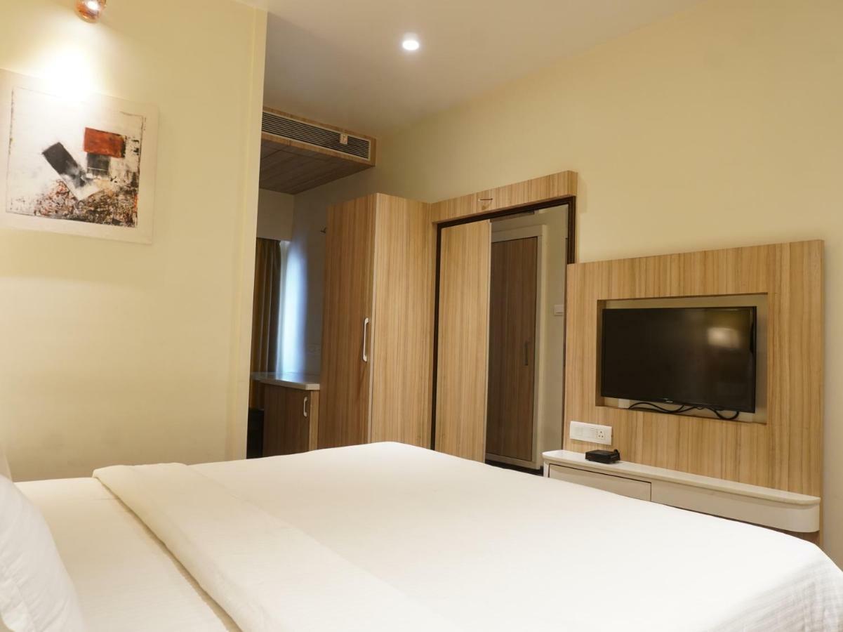 Palette Four Seasons Recreation Resort Jalgaon Exterior foto