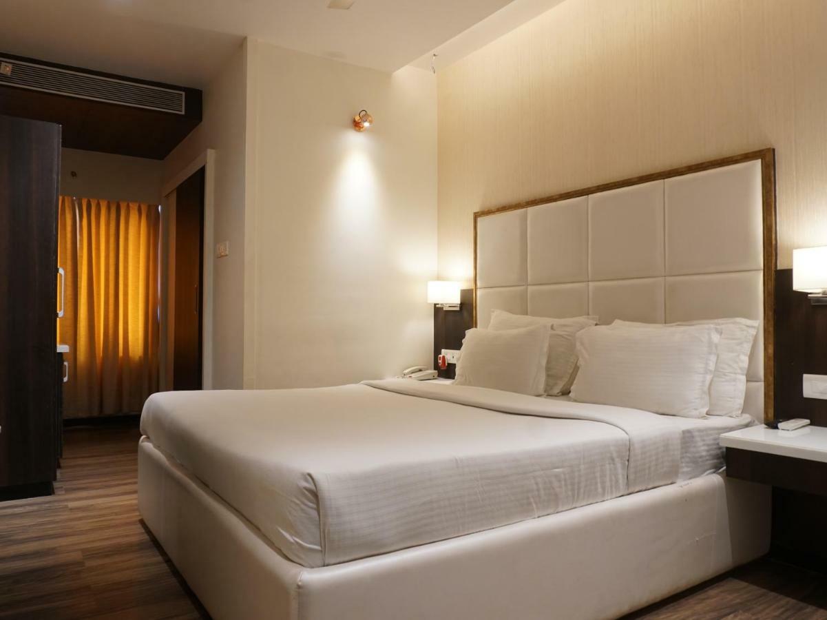 Palette Four Seasons Recreation Resort Jalgaon Exterior foto