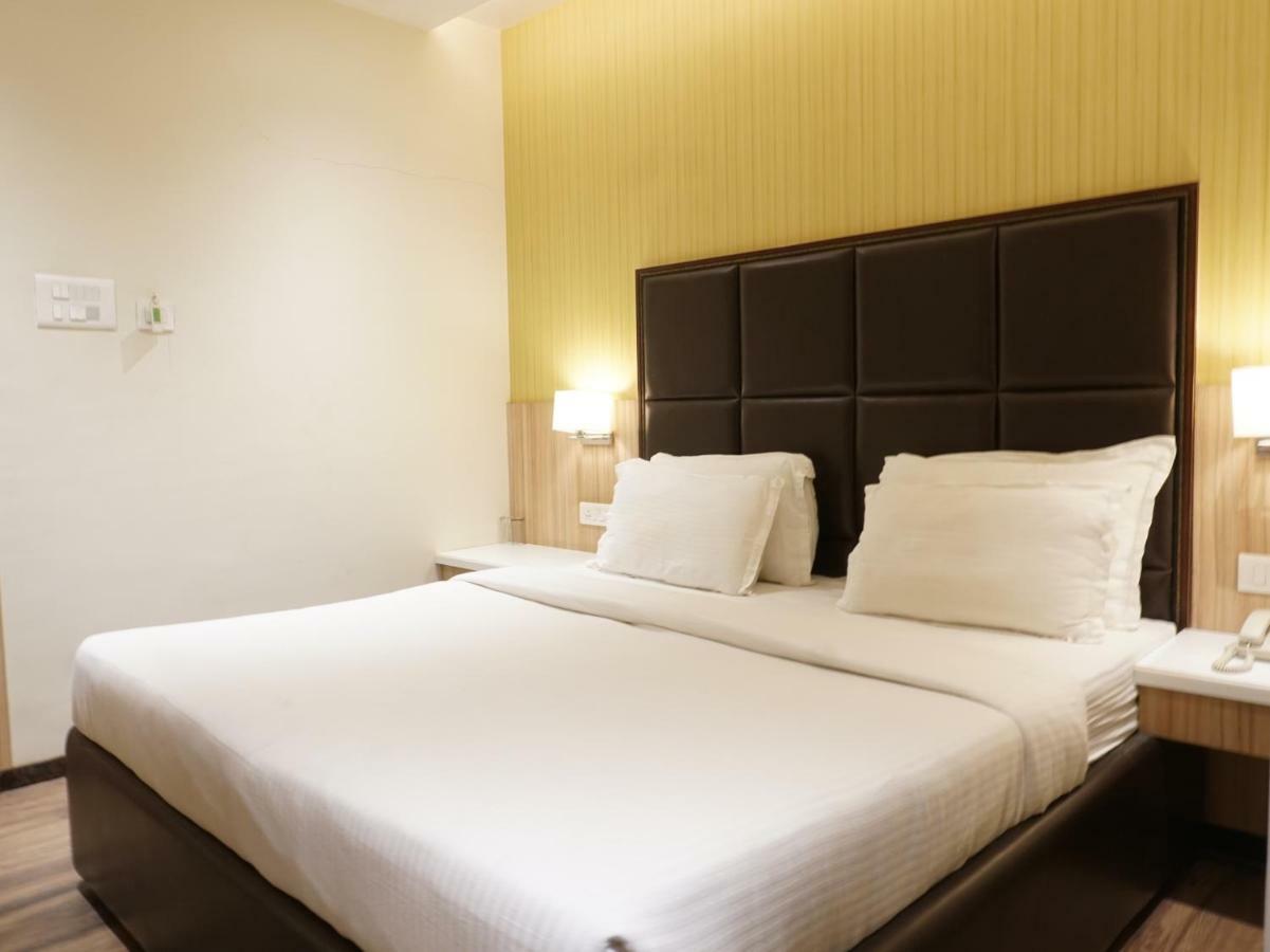 Palette Four Seasons Recreation Resort Jalgaon Exterior foto