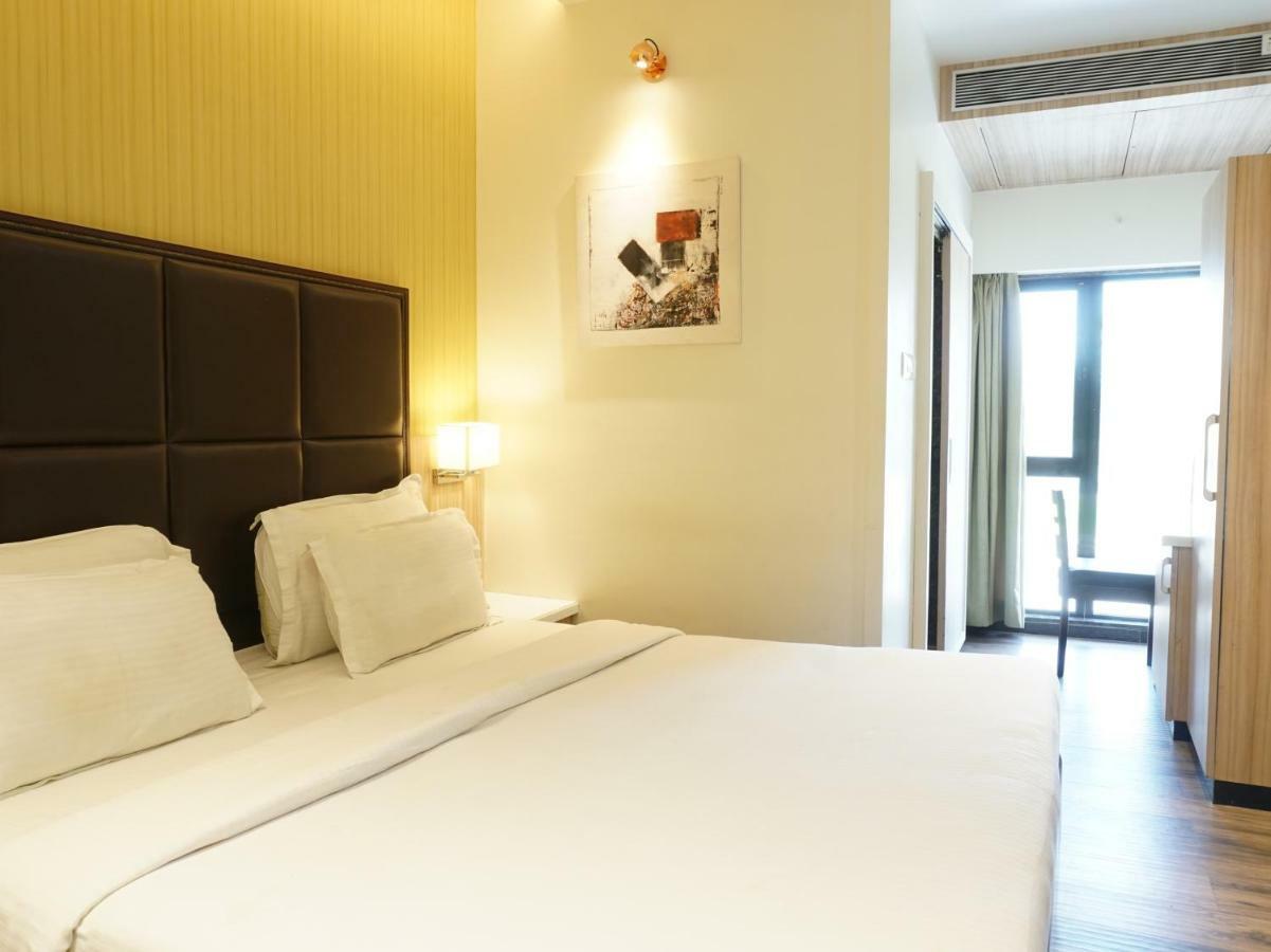 Palette Four Seasons Recreation Resort Jalgaon Exterior foto