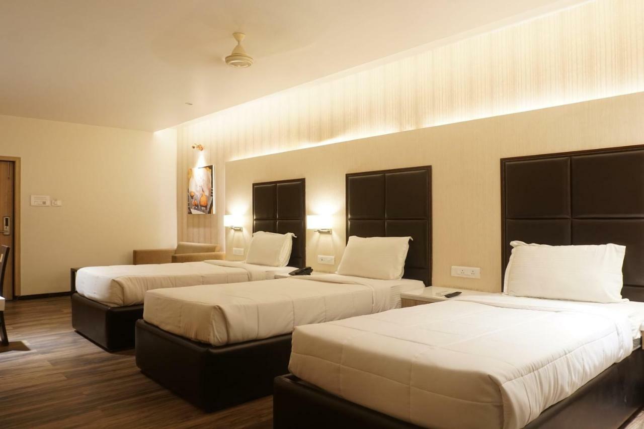 Palette Four Seasons Recreation Resort Jalgaon Exterior foto